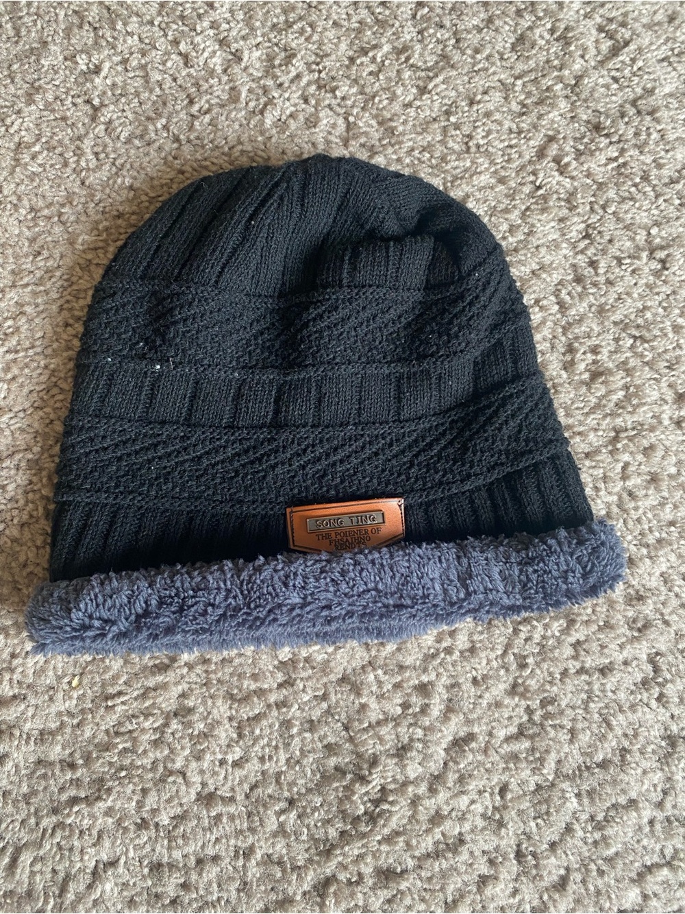 Amazon Kids Black Knit Beanie with Gray Faux-Fur Cuff